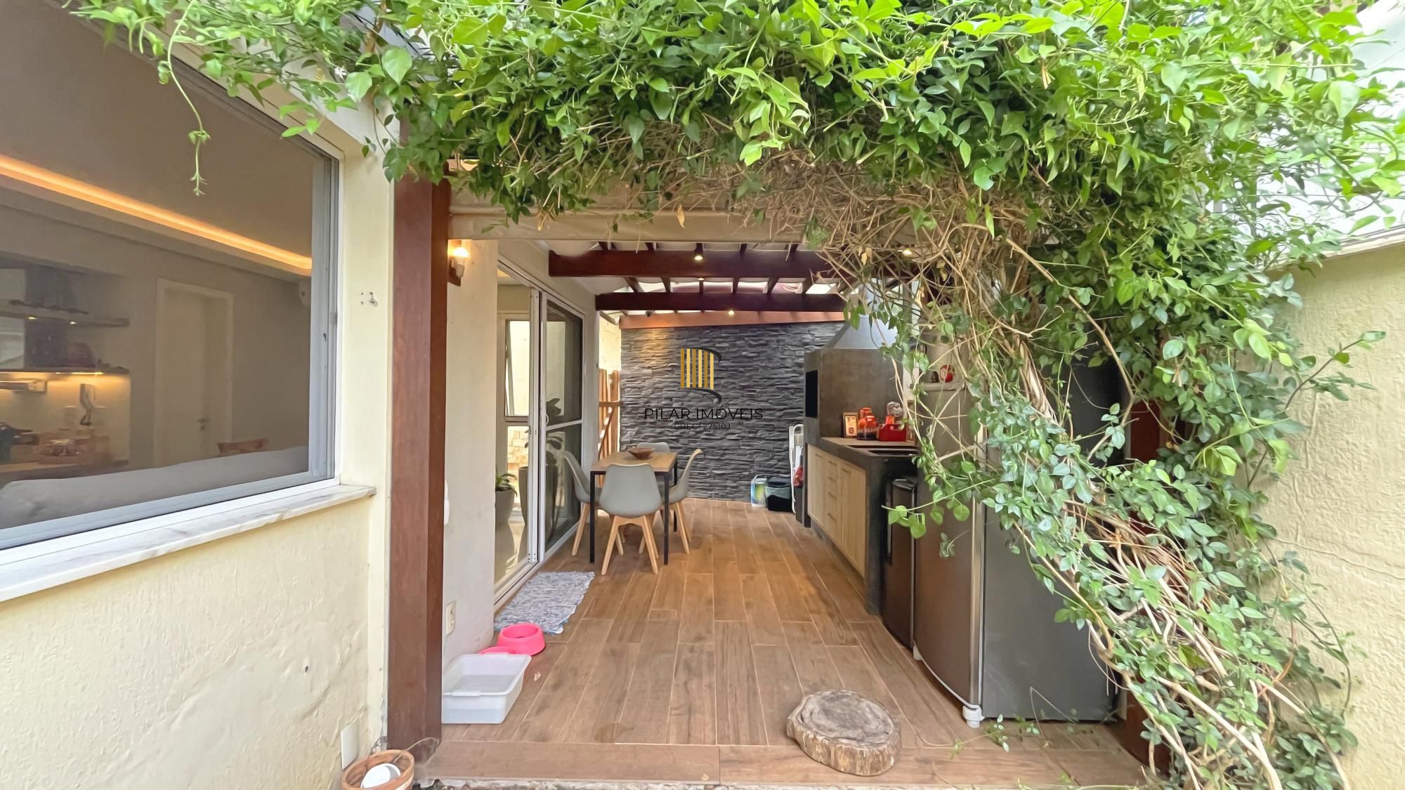 Casa em Condomínio com 3 quartos e 216m² à venda em Teresópolis, Porto Alegre.