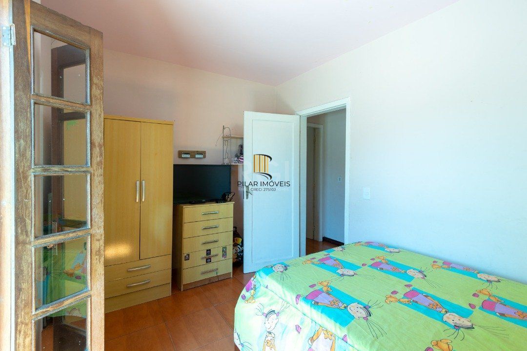 Sobrado para Venda - 356.93m², 4 dormitórios, sendo 2 suites, 4 vagas - Tristeza