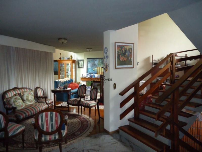 Casa para Venda - 290m², 3 dormitórios, sendo 1 suites, 3 vagas - Nonoai