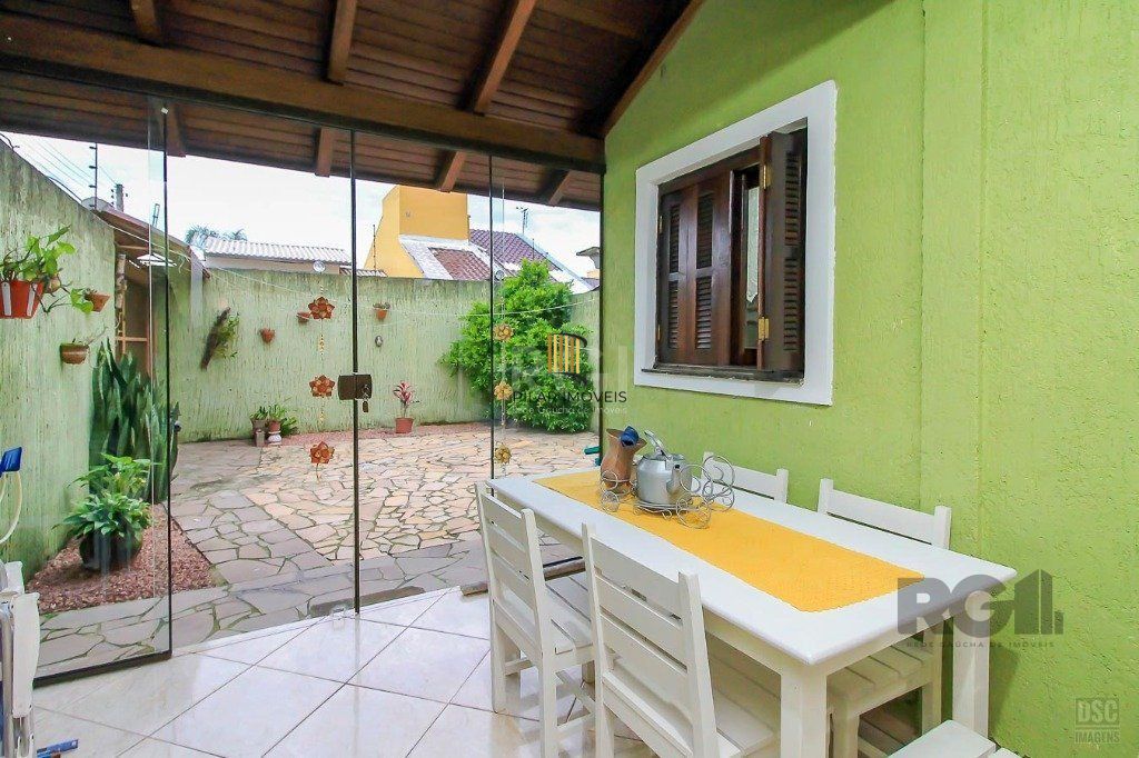 Casa para Venda - 167m², 3 dormitórios, sendo 1 suites, 7 vagas - Hípica
