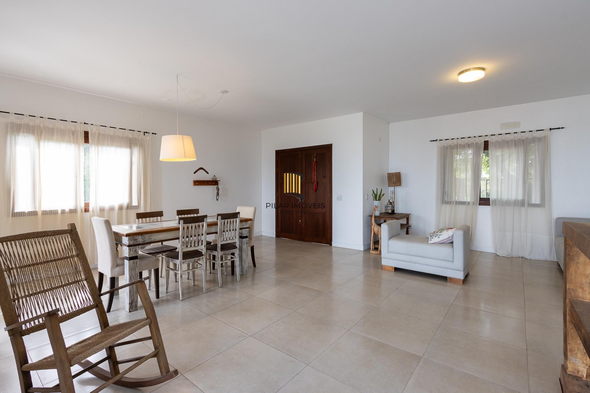 Casa com 6 quartos à venda  bairro Espírito Santo, Porto Alegre.