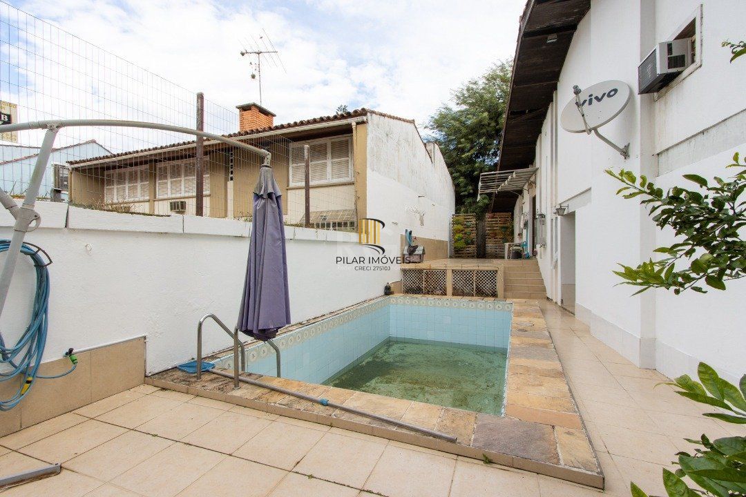 Casa para Venda - 180m², 3 dormitórios, sendo 1 suites, 2 vagas - Ipanema