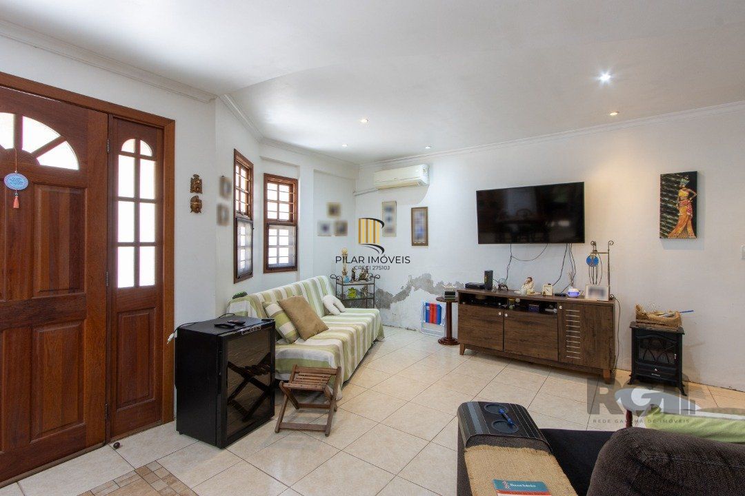 Casa 2 dormitórios no bairro Camaquã