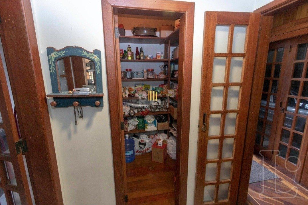 Casa para Venda - 349m², 4 dormitórios, sendo 1 suites, 3 vagas - Tristeza