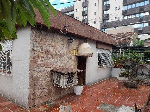 Casa 2 dormitórios no bairro Santana