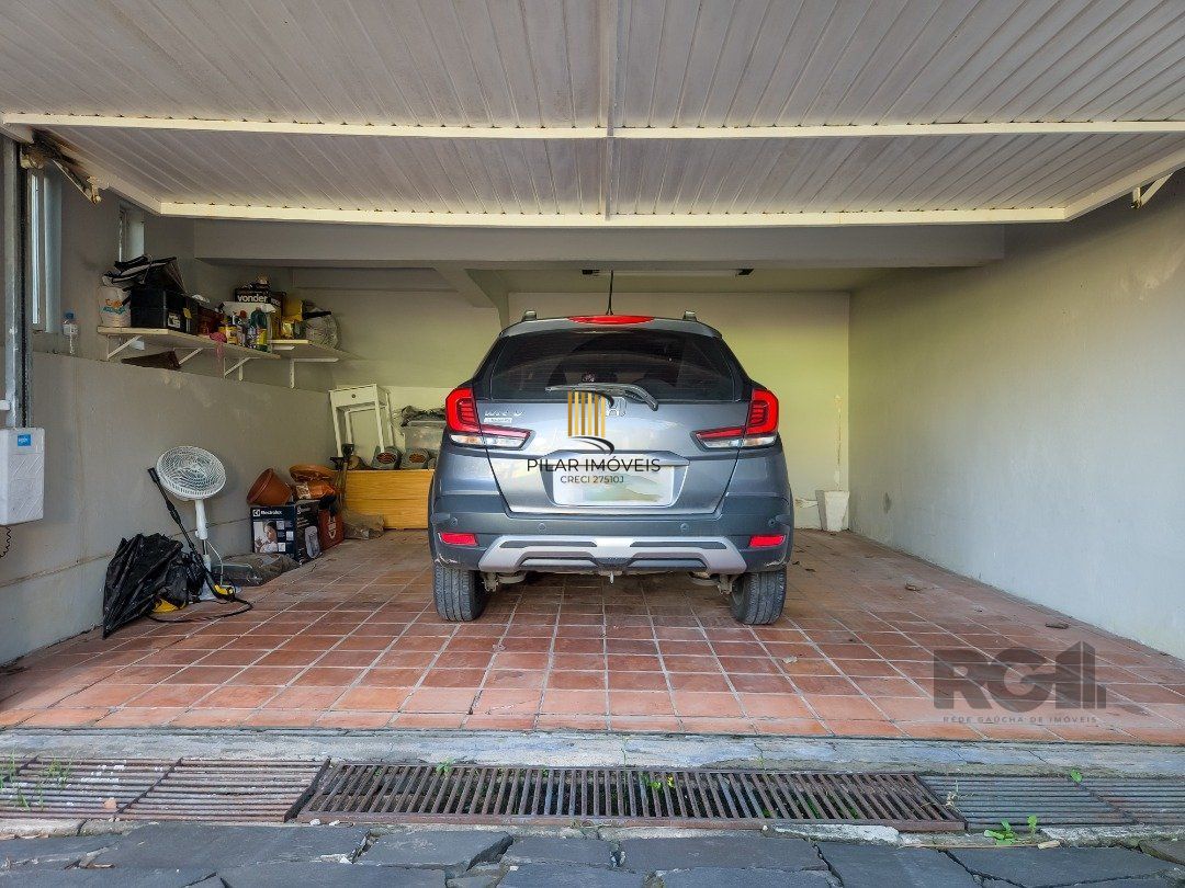 CASA TÉRREA REFORMADA, 3 QUARTOS, SUITE, PÁTIO - BAIRRO CRISTAL