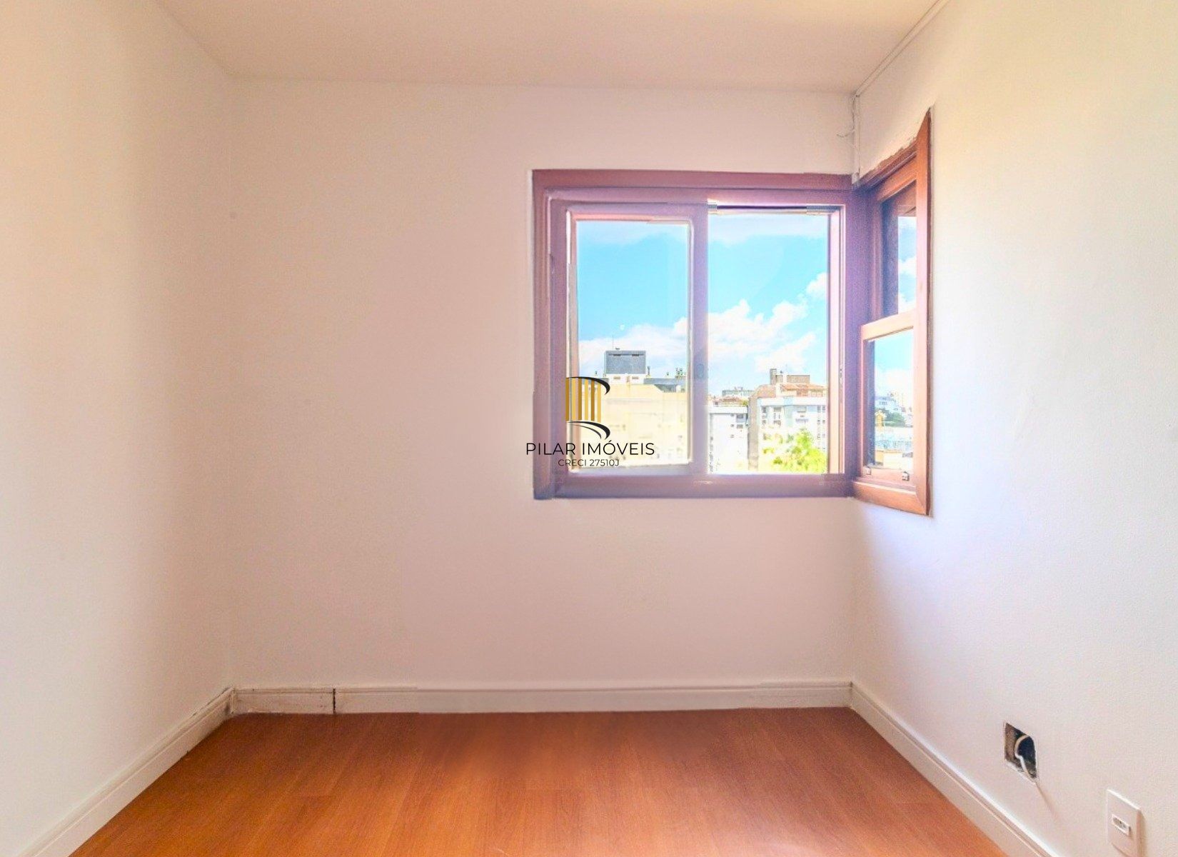 Apartamento com 114.02m², 3 dorm, Petrópolis com lareira e churrasqueira