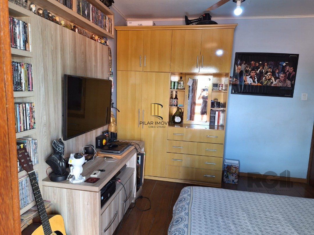 Casa 3 dormitórios no bairro Jardim Algarve