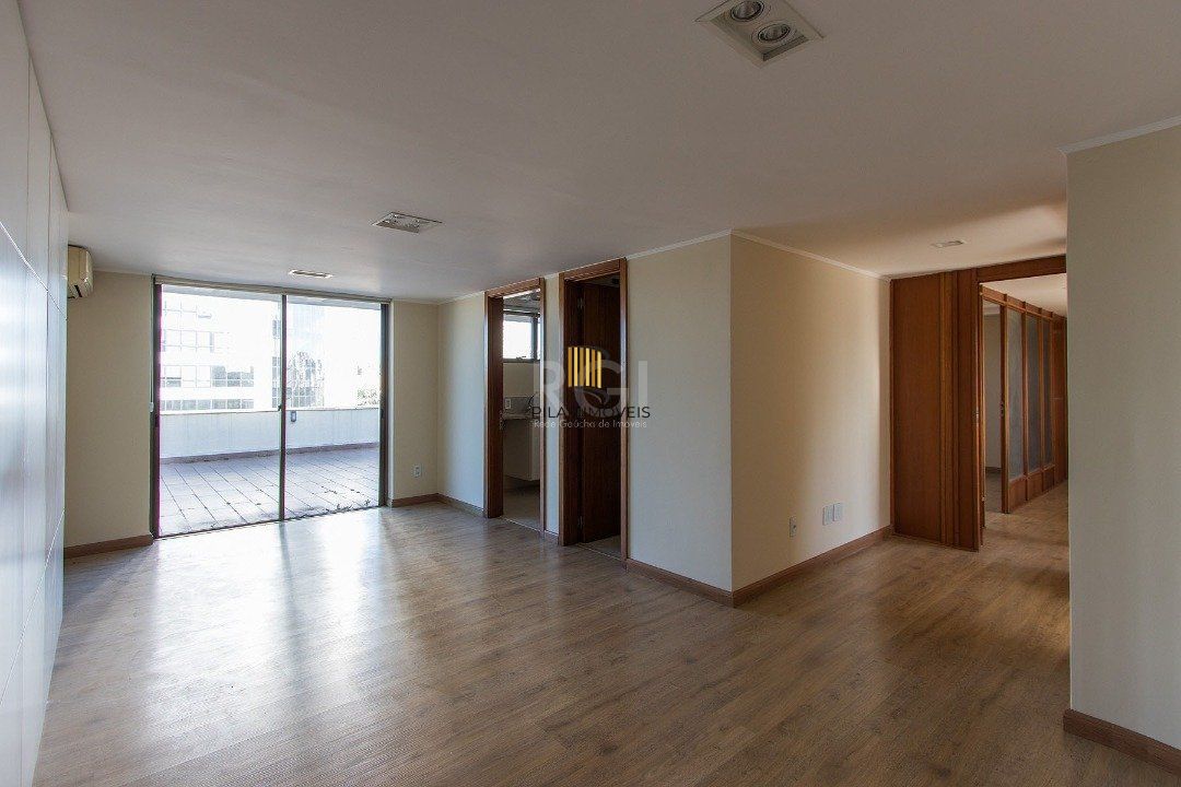 Cobertura Comercial para Venda - 225,39m², 0 dormitórios, 3 vagas - Bela Vista