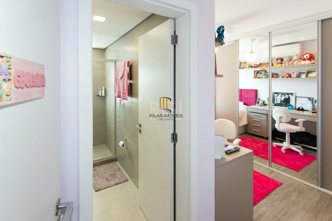 Cobertura para Venda - 230.43m², 3 dormitórios, sendo 3 suites, 2 vagas - Menino Deus