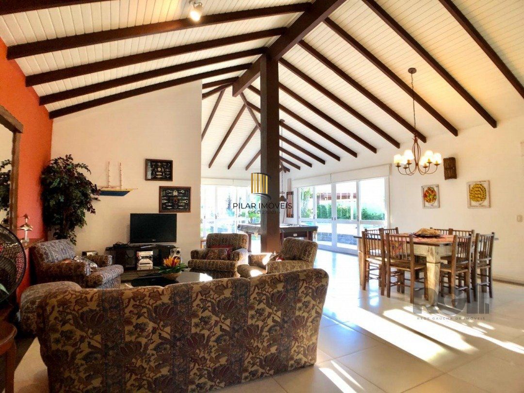 EM ATLÂNTIDA, CASA COM 1140m², 320 m² DE ÁREA PRIVADA, 3 DORMS (1 SUÍTE)