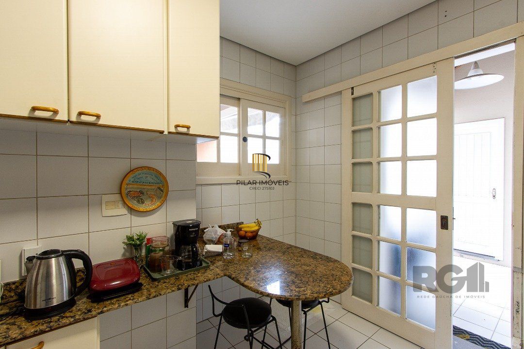 Casa em condomínio à venda, 4 quartos, 2 suites, 2 vagas - Bairro Tristeza