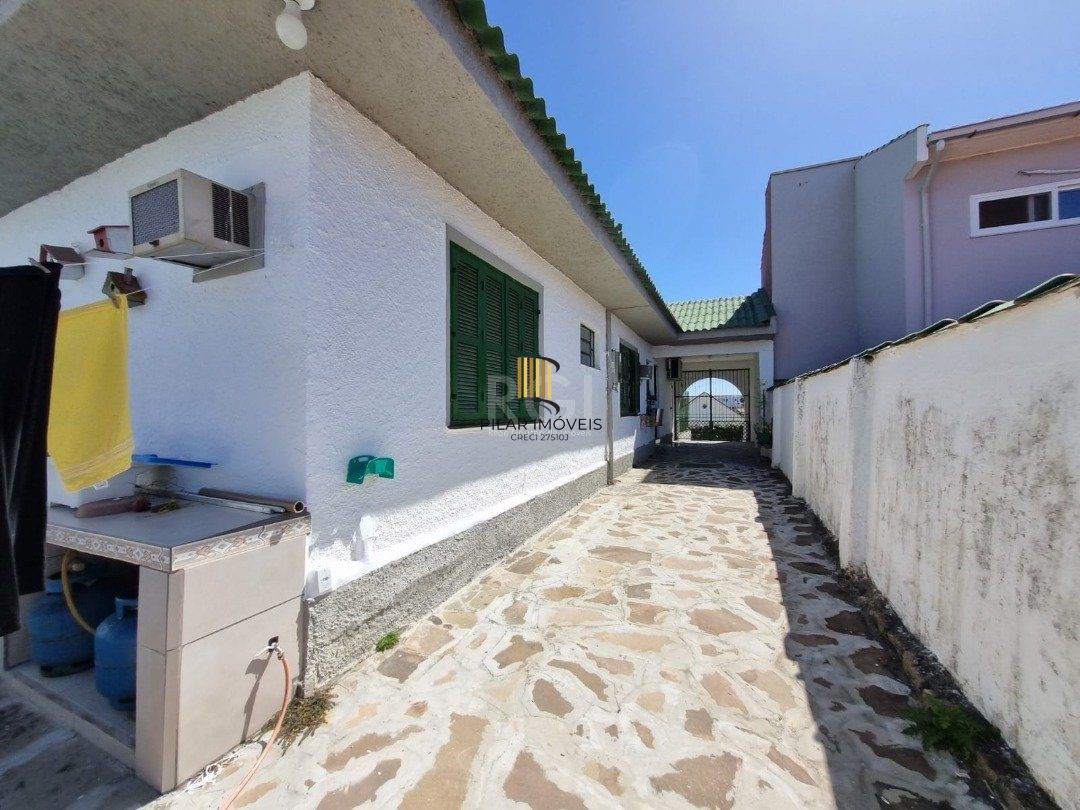 Casa 3 dormitórios no bairro Tristeza