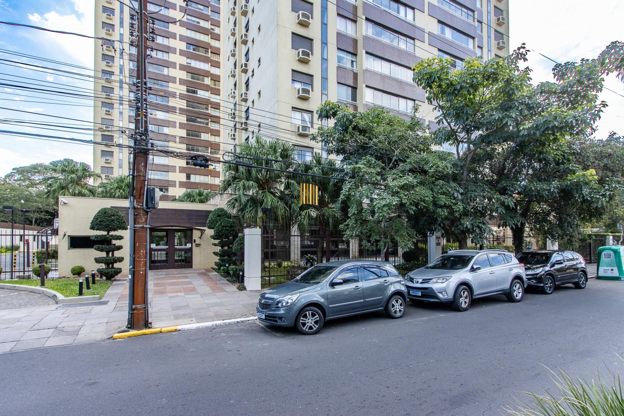Apartamento 3 quartos, 139,64m² privativos, 2 vagas - Bairro Menino Deus