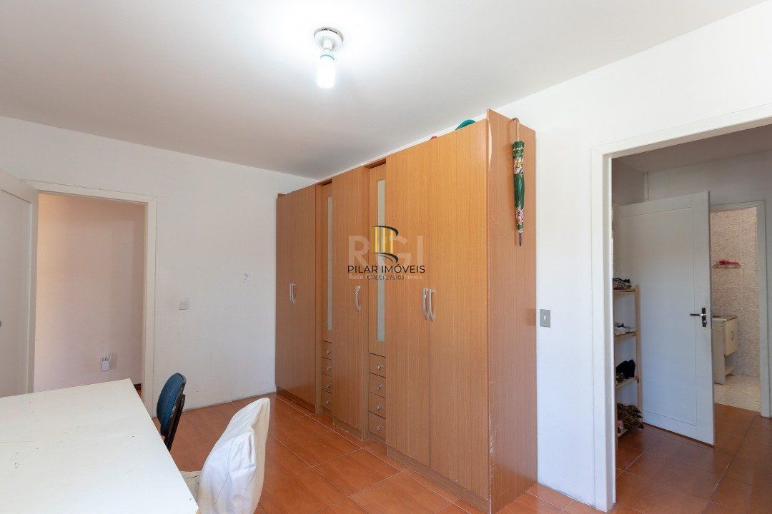 Sobrado para Venda - 356.93m², 4 dormitórios, sendo 2 suites, 4 vagas - Tristeza