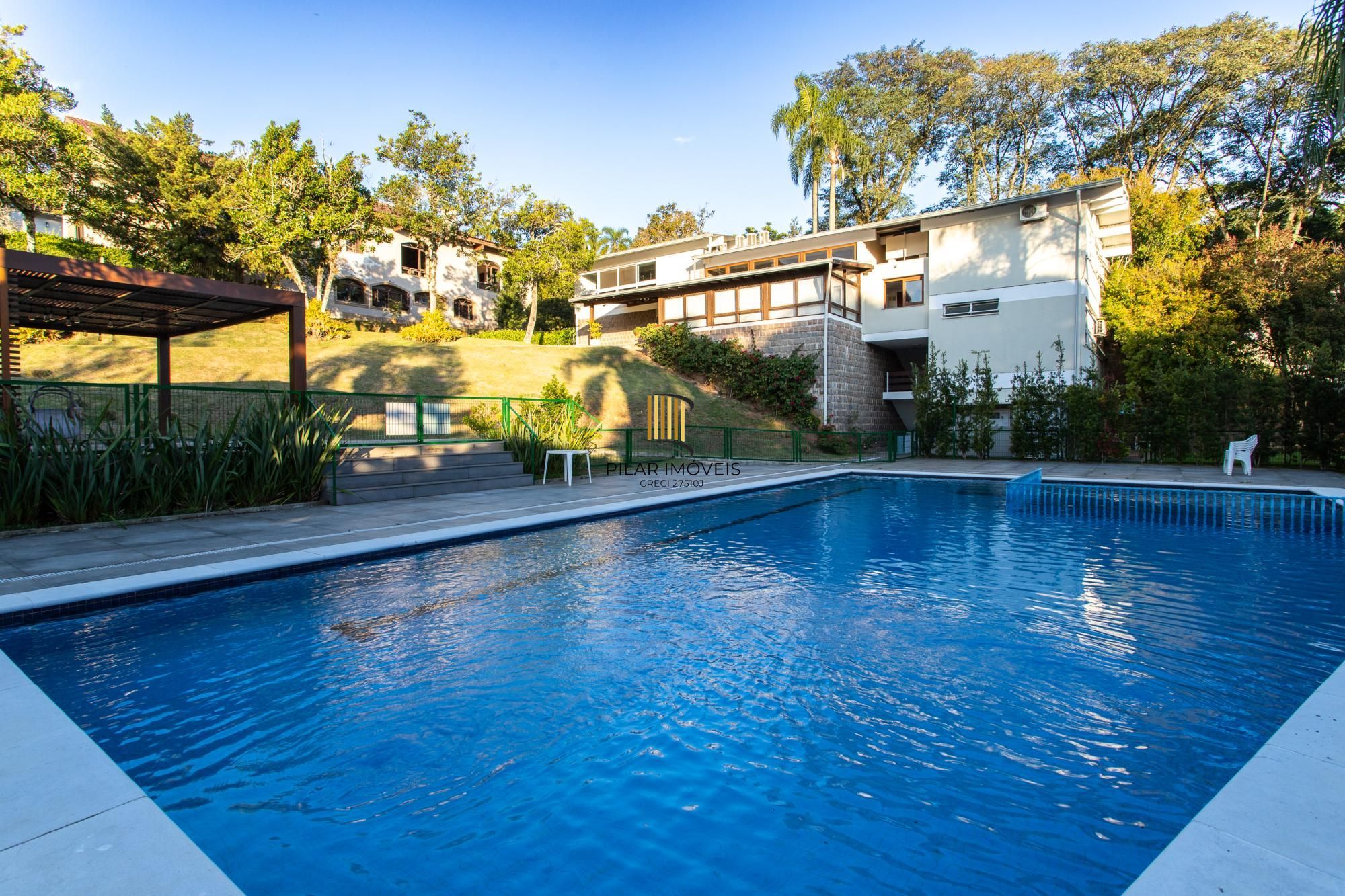 Casa em Condomínio à venda com 5 dormitórios, 565m² e 4 vagas no Condominio Jardim do Sol, Zona Sul de Porto Alegre