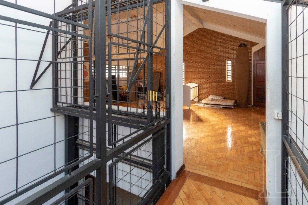 Casa para Venda - 349m², 4 dormitórios, sendo 1 suites, 3 vagas - Tristeza
