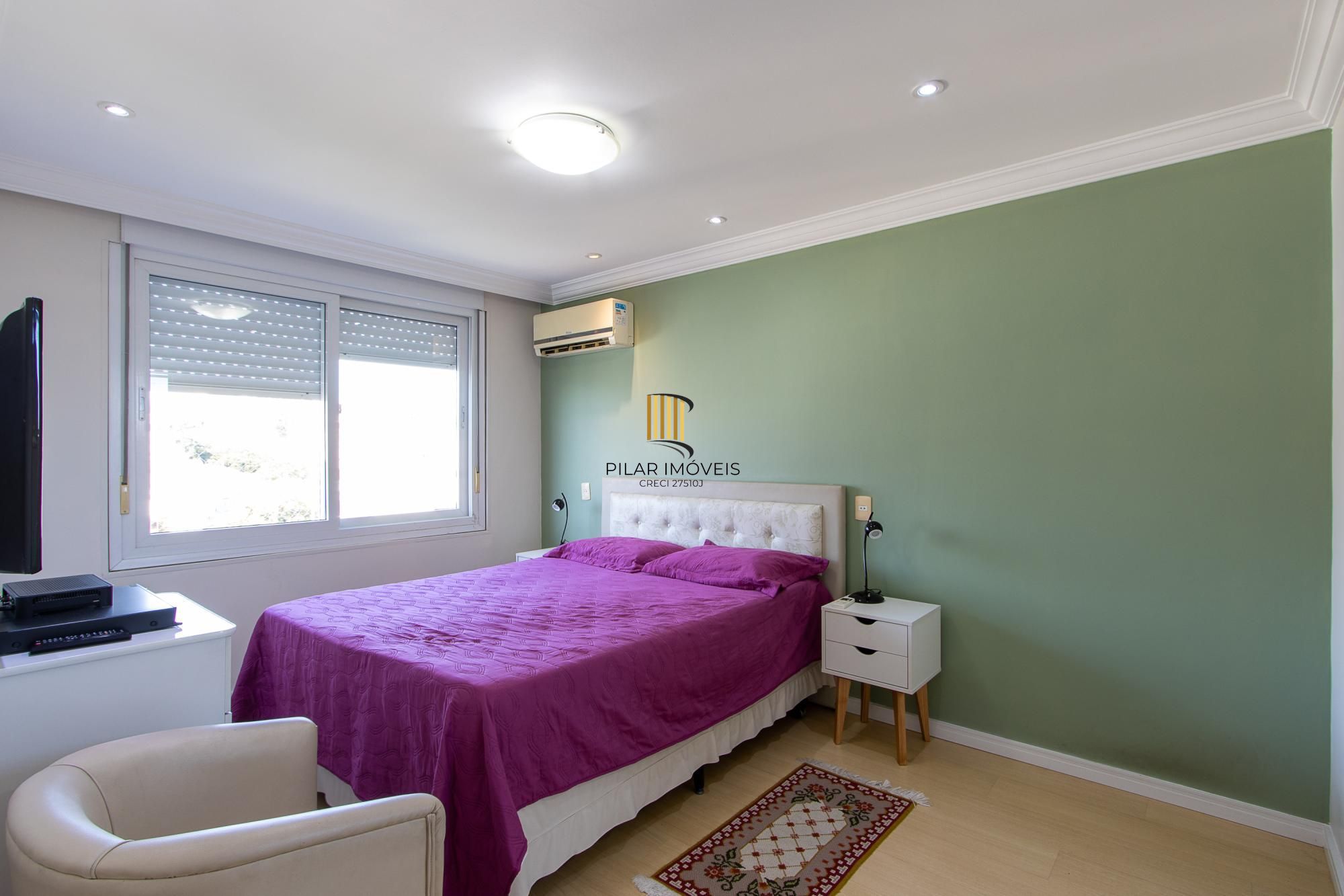 Cobertura com 2 dormitórios, incluindo 1 suíte.