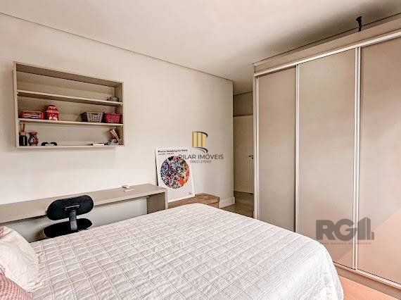 Casa de Condomínio 4 dormitórios no bairro Centro