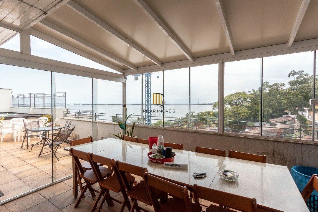 Cobertura para Venda - 255m², 3 dormitórios, sendo 1 suites, 2 vagas - Praia de Belas