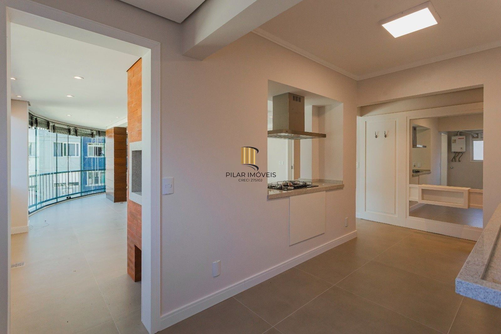 Apartamento 100% Reformado com 3 Dormitórios e Churrasqueira