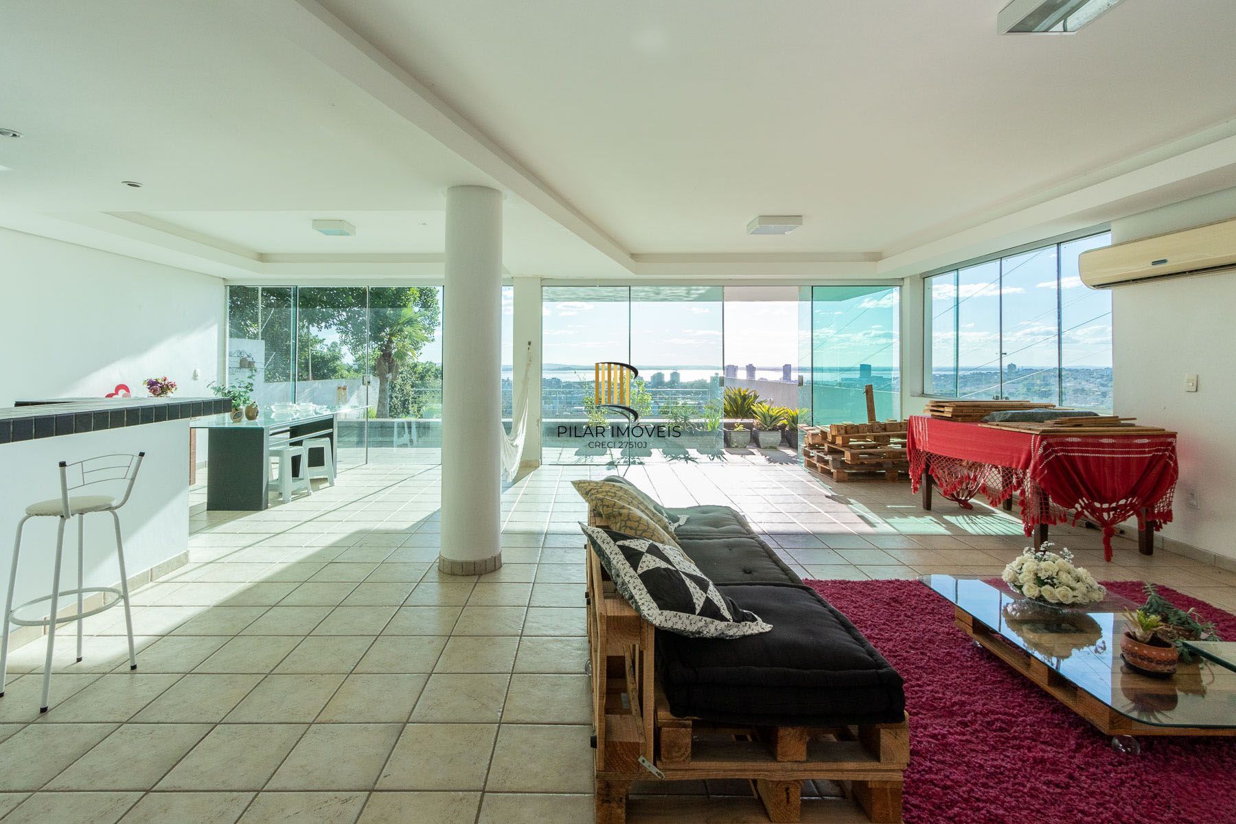 Casa para Venda - 470m², 3 dormitórios, sendo 1 suites, 6 vagas - Nonoai