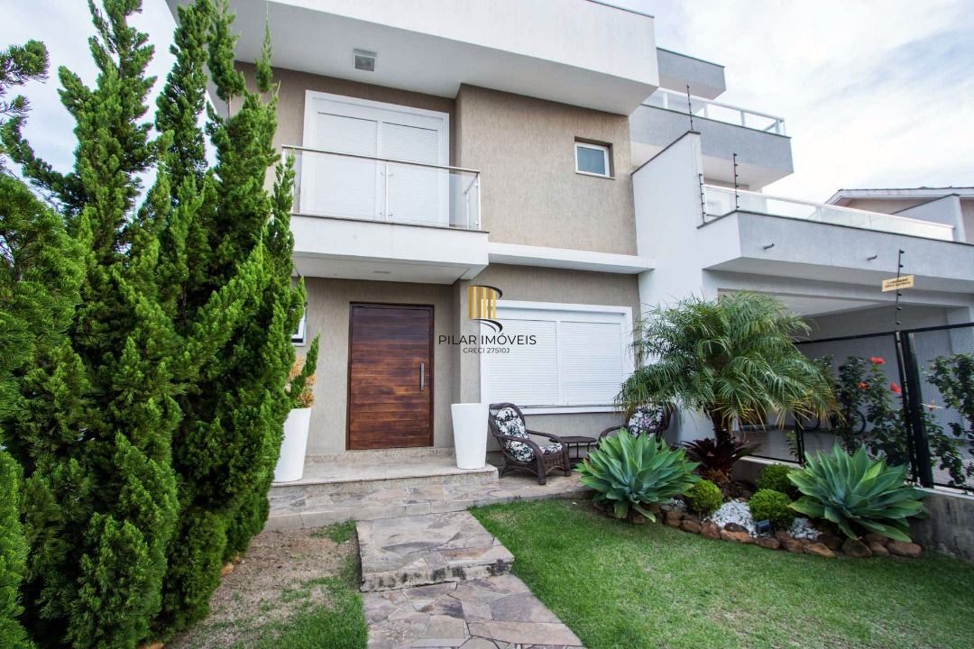 Casa para Venda - 147.3m², 3 dormitórios, sendo 1 suites, 3 vagas - Guarujá