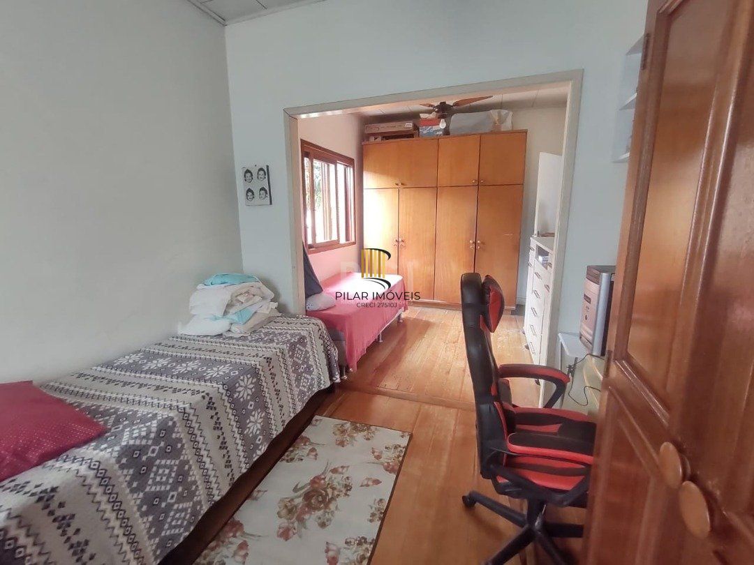 Casa para Venda - 265.1m², 3 dormitórios, 4 vagas - Guarujá