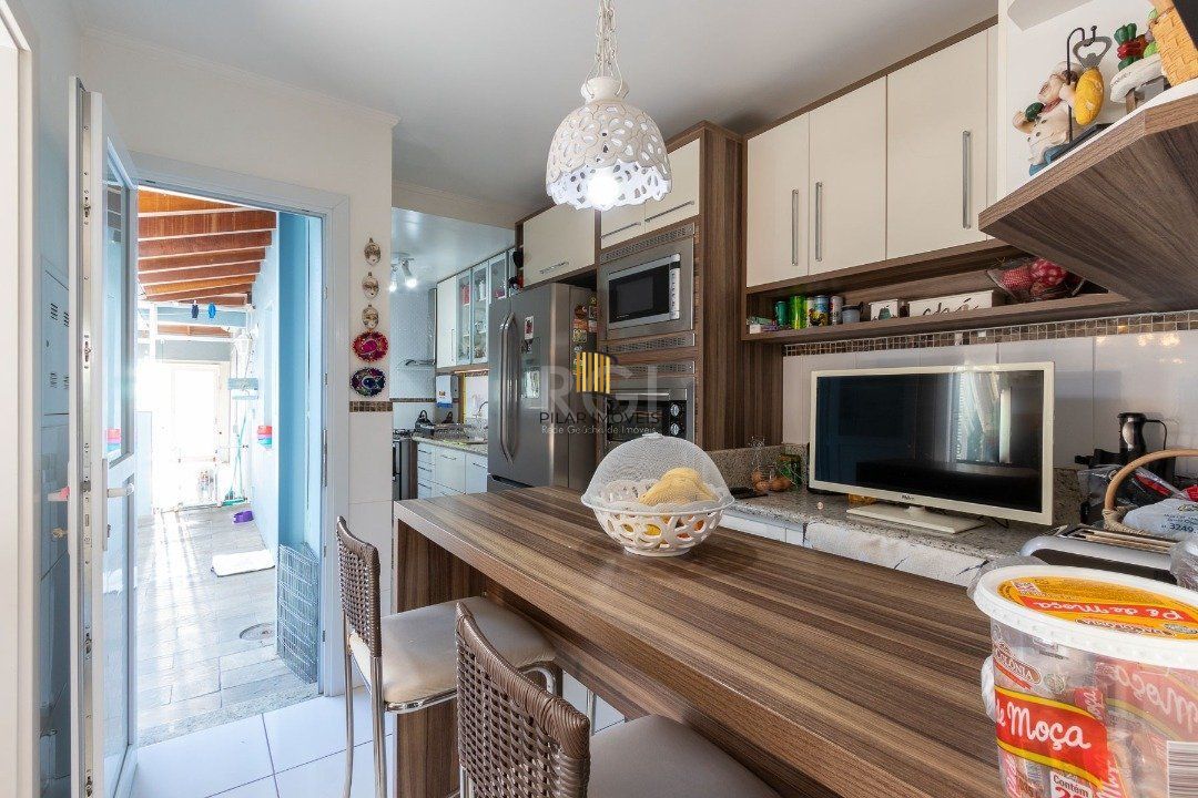 Casa Condominio para Venda - 240m², 4 dormitórios, sendo 1 suites, 2 vagas - Ipanema