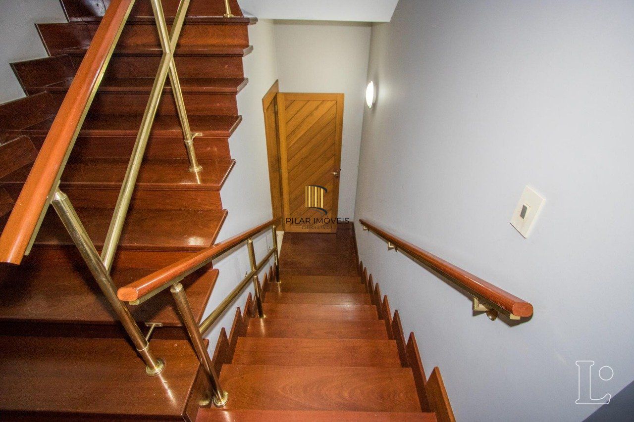 Casa para Venda - 427m², 4 dormitórios, sendo 1 suites, 4 vagas - Jardim Isabel