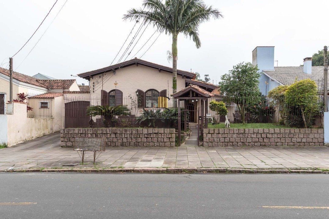 Casa para Venda - 380m², 3 dormitórios, sendo 1 suites, 3 vagas - Tristeza - Pilar Imóveis