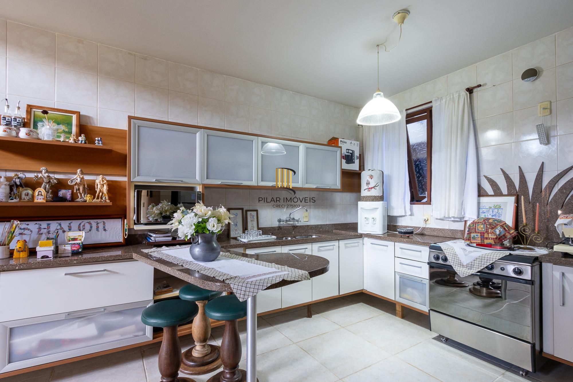 Casa em condomínio á venda com 6 dormitórios em Porto Alegre