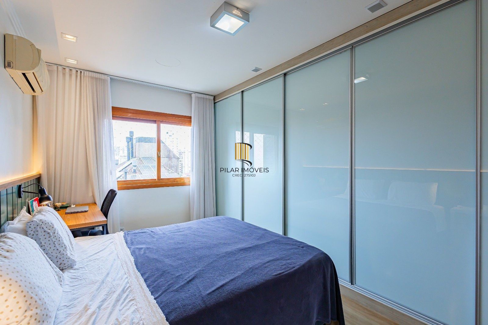 Belíssimo apartamento 03 dormitórios no Petrópolis