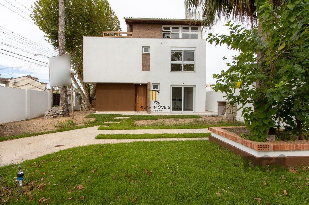 Casa 2 dormitórios no bairro Guarujá