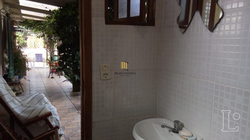 Casa para Venda - 223.57m², 2 dormitórios, 3 vagas - Centro
