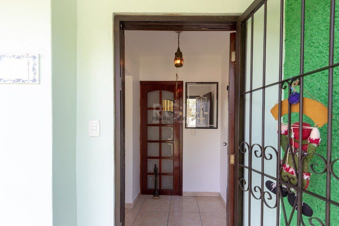Casa para Venda - 182m², 4 dormitórios, sendo 1 suites, 4 vagas - Jardim Isabel