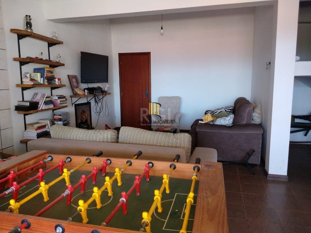 Casa Condominio para Venda - 308m², 5 dormitórios, sendo 1 suites, 3 vagas - Nonoai