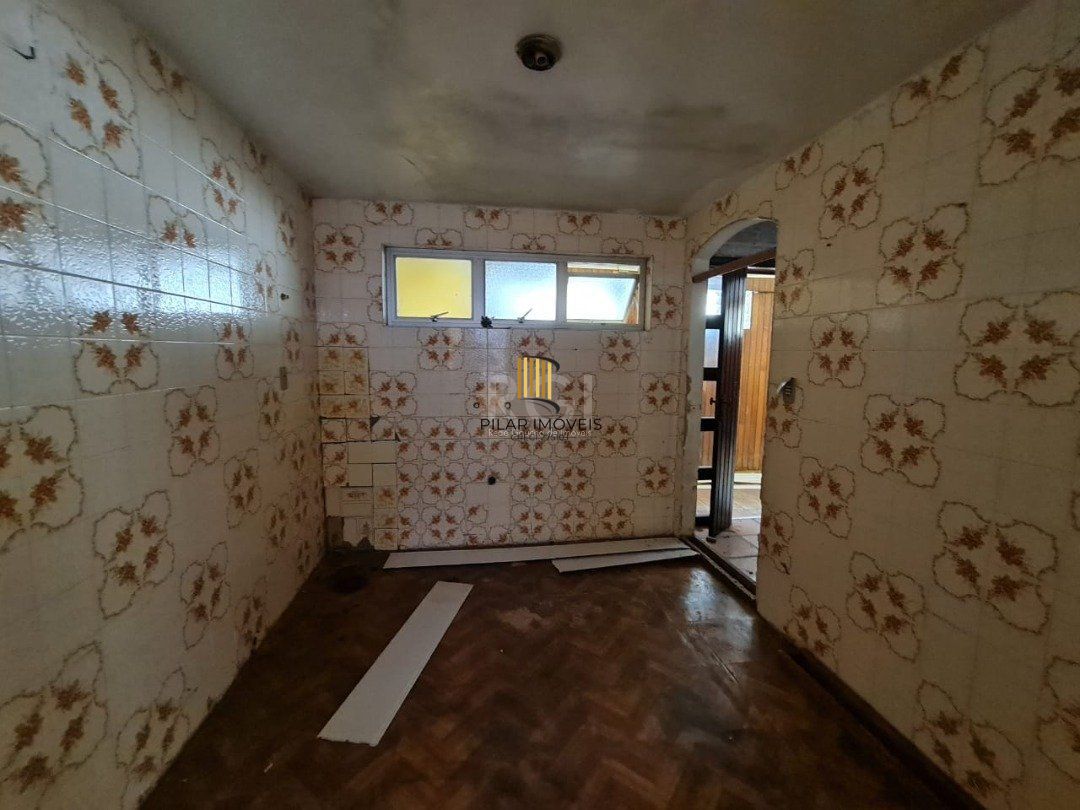 Casa para Venda - 220m², 3 dormitórios, Nonoai