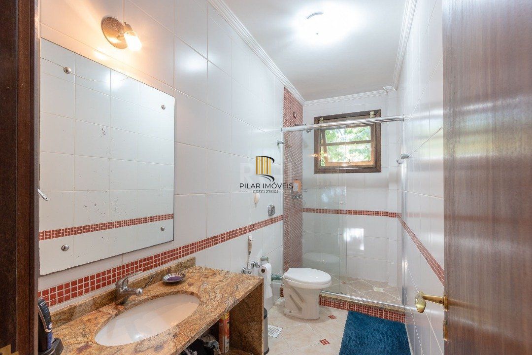 Casa para Venda - 308.25m², 3 dormitórios, sendo 1 suites, 5 vagas - Cristal