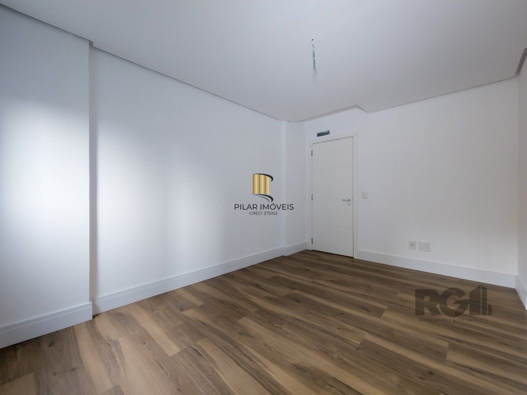 Apartamento com 145m² e 3 dormitórios no bairro Tristeza em PORTO ALEGRE para Comprar