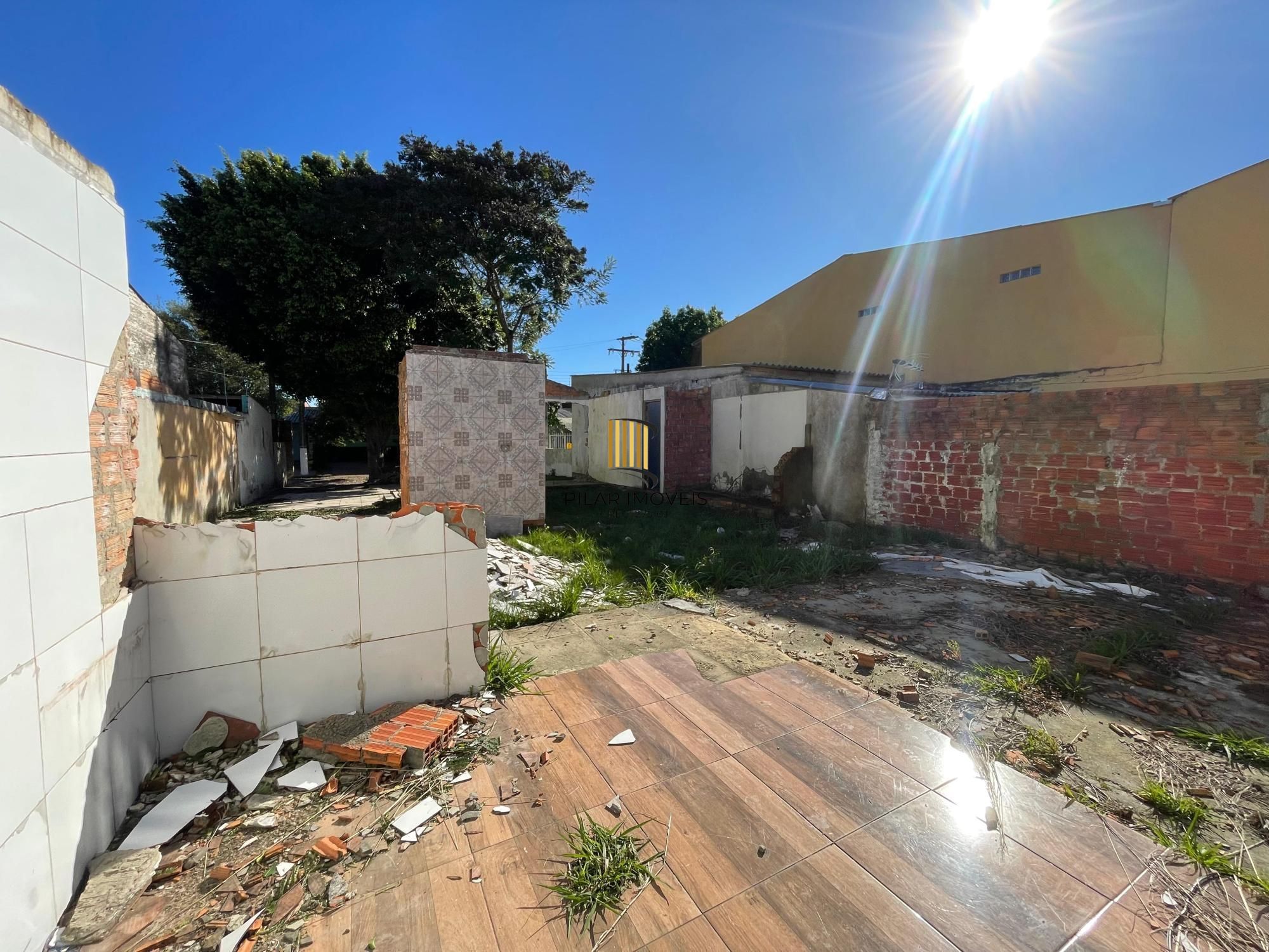 Terreno plano, com 125m² de área total (dimensão 5x25m), localizado no Moradas da Hípica