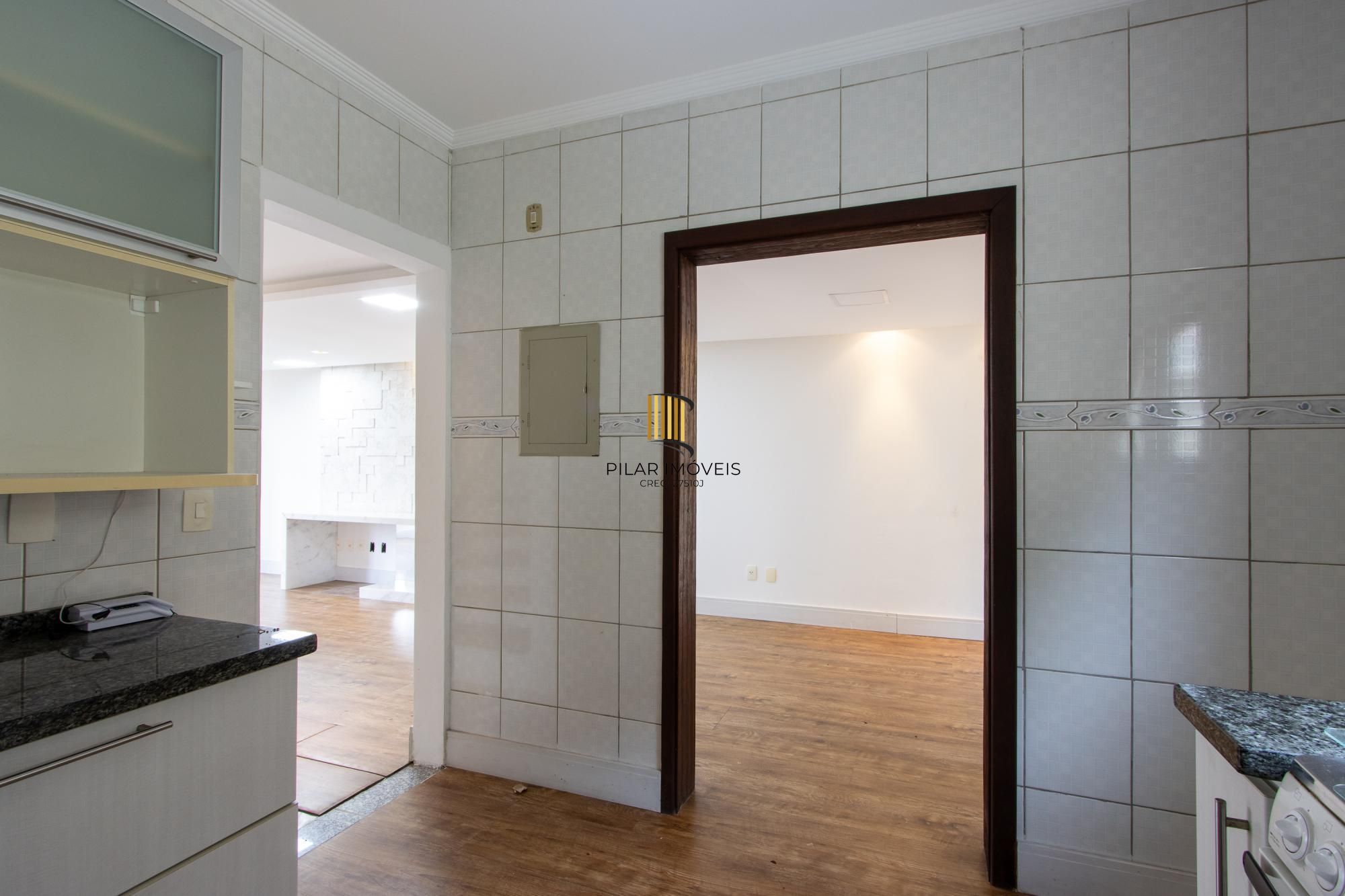 Casa de Condomínio 3 dormitórios no bairro Cristal