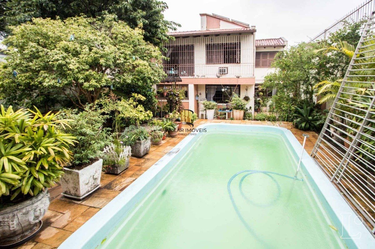 Casa para Venda - 485m², 4 dormitórios, sendo 1 suites, 3 vagas - Cristal