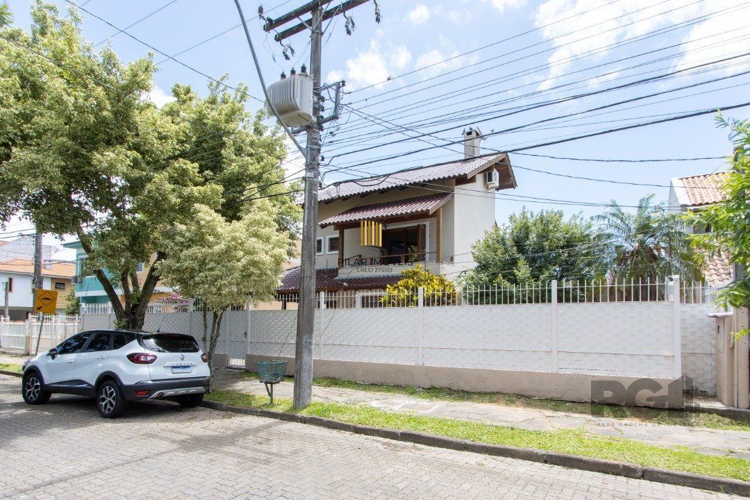 Casa 4 dormitórios no bairro Hípica