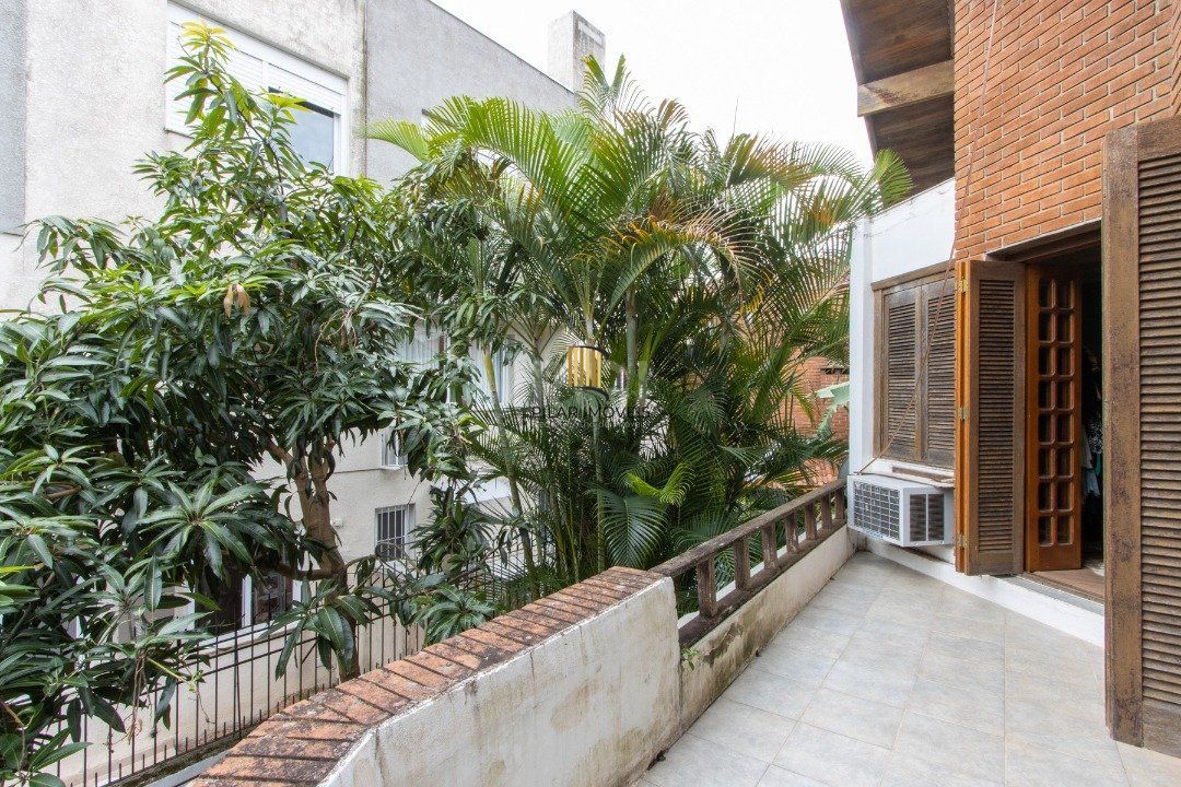 Casa 5 Dormitório(s) Bairro Tristeza