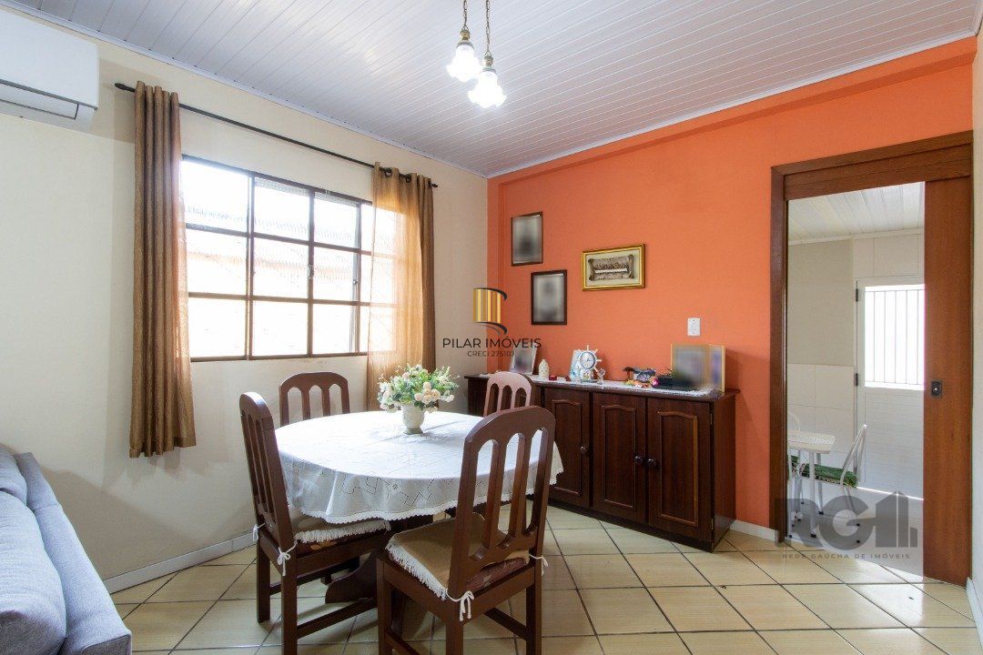 Casa 2 dormitórios no bairro Camaquã