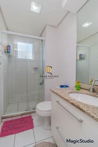 Vende apartamento no Bairro Passo da Areia - Porto Alegre