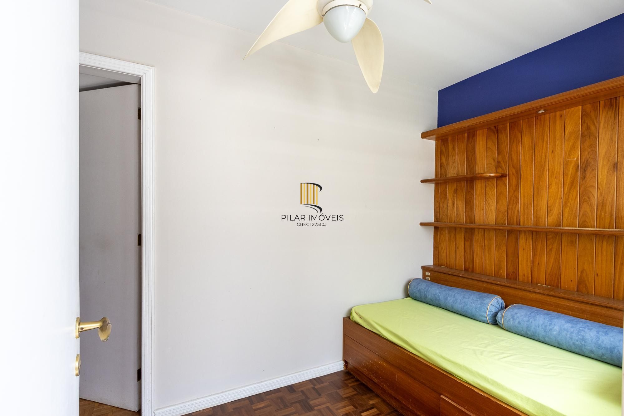 Apartamento amplo e bem localizado no Menino Deus!!