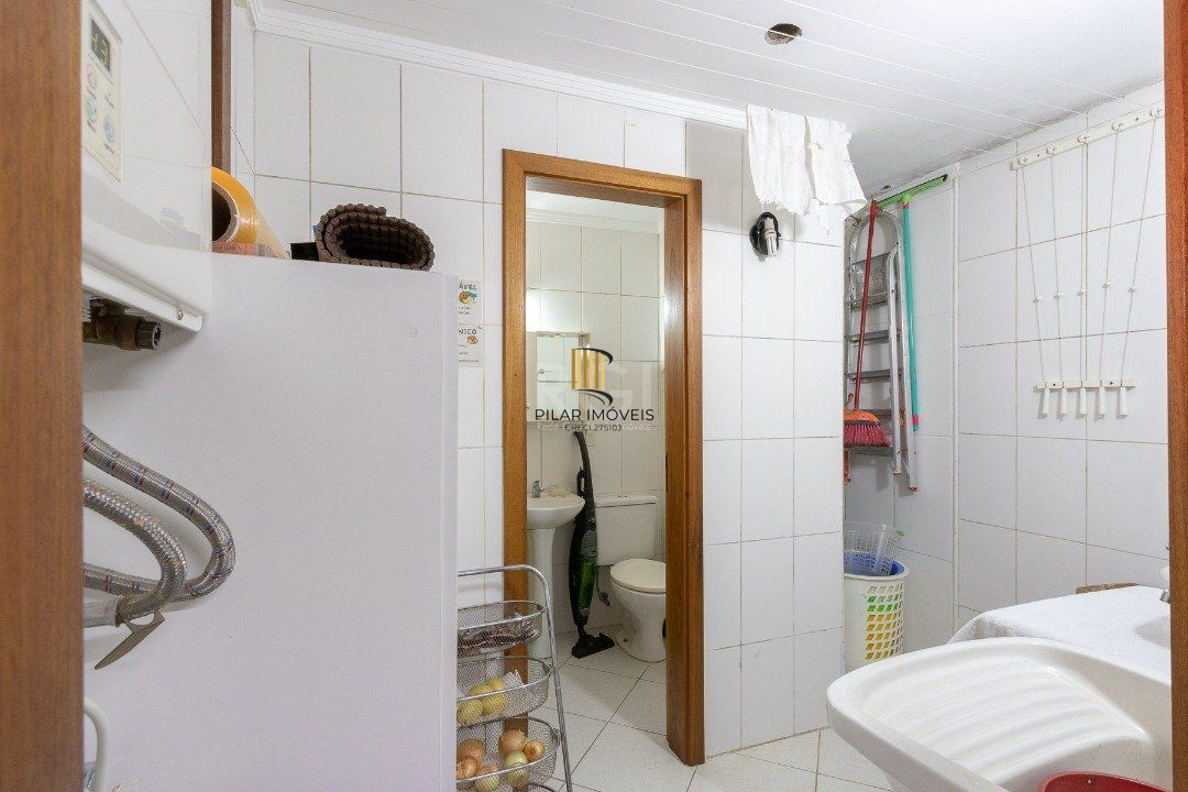 Casa Condominio para Venda - 286.89m², 4 dormitórios, sendo 2 suites, 2 vagas - Cristal