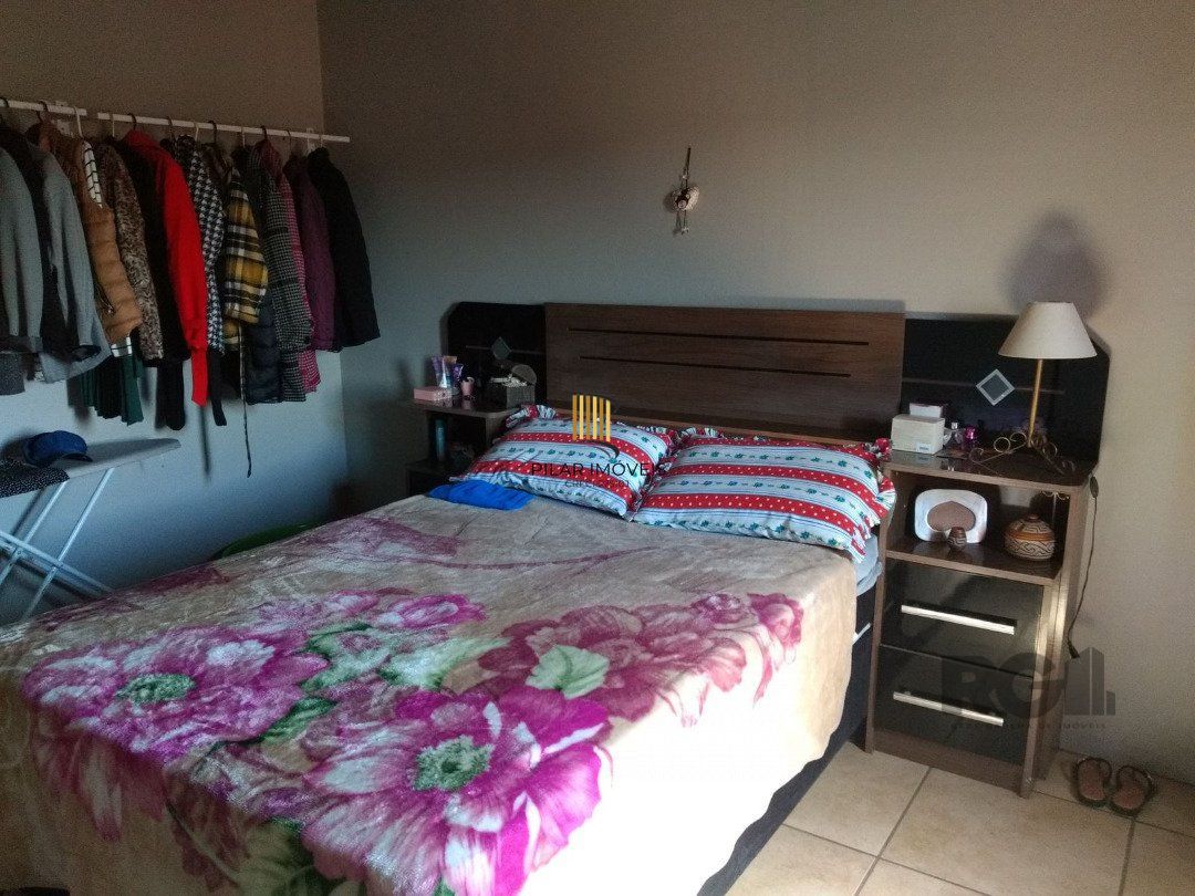 Casa 4 dormitórios no bairro Espírito Santo